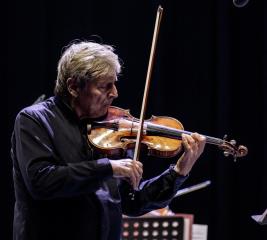 Dvojni bis za maestra Ughija in I Filarmonici di Roma 10